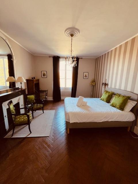 Le Manoir Du Thouron 호텔 Saint-Sulpice  외부 사진