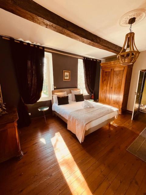 Le Manoir Du Thouron 호텔 Saint-Sulpice  외부 사진